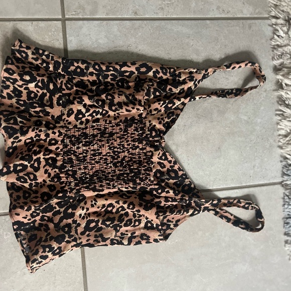 Aritzia Wilfred leopard Top - Picture 2 of 3